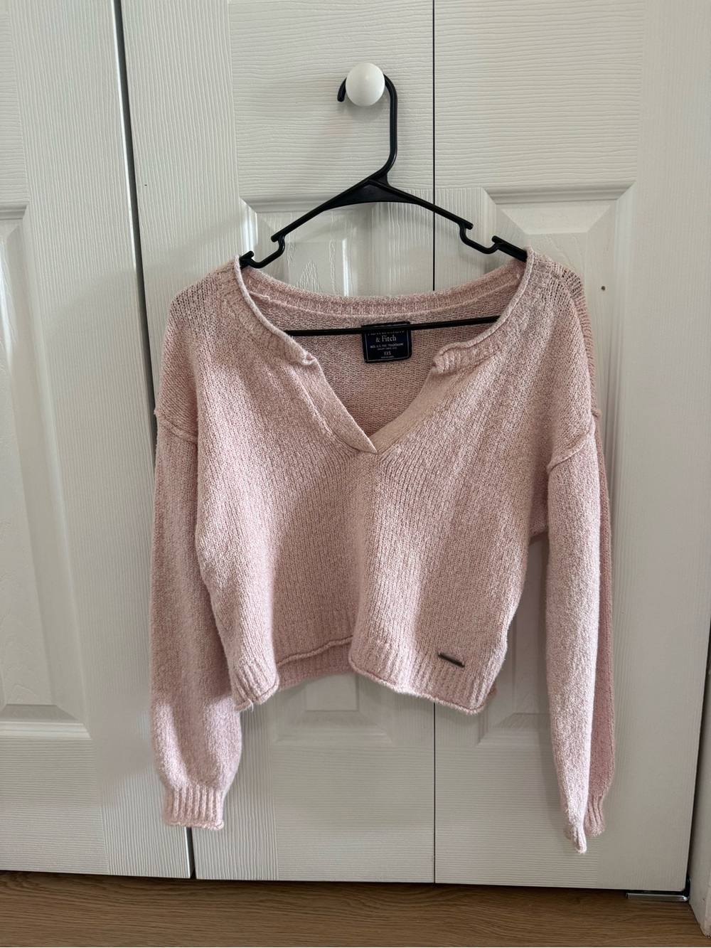 Abercrombie & Fitch Blush Pink V-Neck Cropped Sweater